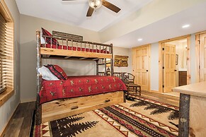 Longview Lodge by Taylor Made Deep Creek