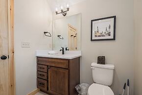 Longview Lodge by Taylor Made Deep Creek