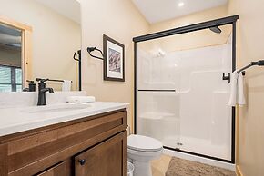 Longview Lodge by Taylor Made Deep Creek