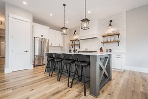 Timber Ridge Haus by Taylor Made Deep Creek