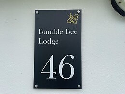 Bumble Bee Lodge