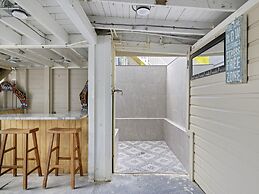 Premier Island Escape