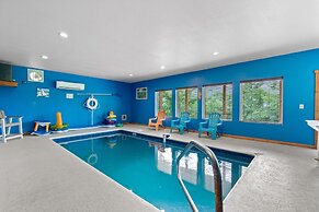 Mountain View Pool Lodge