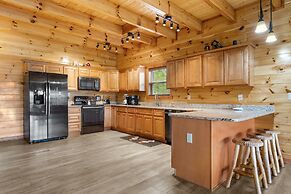 Mountain View Pool Lodge