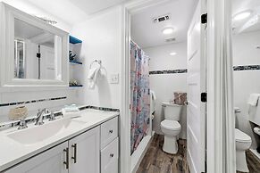 Bb892#104-cristy's Crab Shack