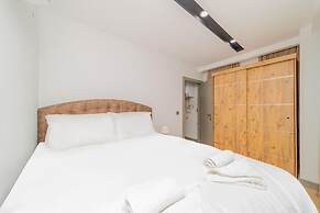 Modern Flat w Balcony 10 min to Beach in Antalya