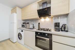 Modern Flat w Balcony 10 min to Beach in Antalya