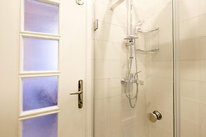 Stylish Flat w Balcony 8 min to Istiklal Ave