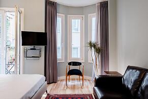 Stylish Flat w Balcony 8 min to Istiklal Ave