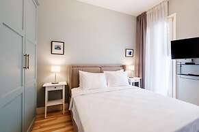 Stylish Flat w Balcony 8 min to Istiklal Ave