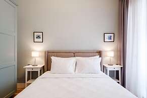 Stylish Flat w Balcony 8 min to Istiklal Ave