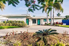 Modern Spacious Home With Pool Jacuzzi