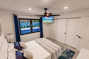 Modern Spacious Home With Pool Jacuzzi