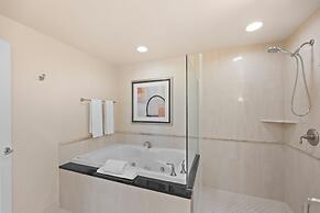 Lucky Gem Penthouse Suites at Signature