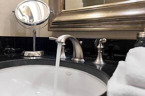 Lucky Gem Penthouse Suites at Signature