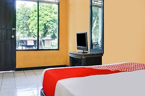 SPOT ON 91797 Mutiara Guest House