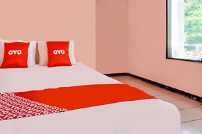 SPOT ON 91797 Mutiara Guest House