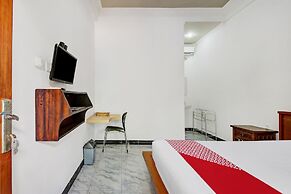 Super OYO 90672 ADHYA GUEST HOUSE LOMBOK