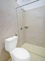 Super OYO 90672 ADHYA GUEST HOUSE LOMBOK