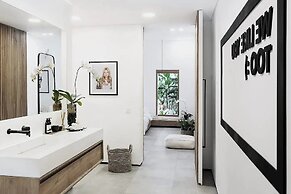 Villa Q - Contemporary Pool House