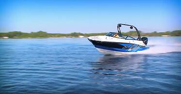 Tamiami On The Canal