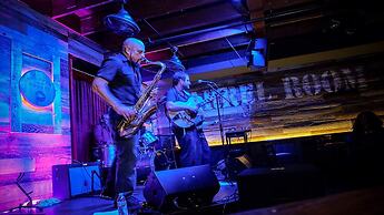 Tamiami On The Canal