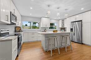 Tamiami On The Canal