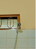 SPOT ON 92450 Homestay Simpang Panji Suroso Syariah