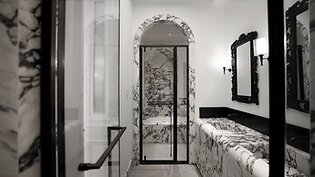 OPARTMENT The Far Eastern Hotel