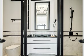 OPARTMENT The Far Eastern Hotel