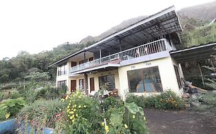 OYO 91744 Hotel GemilangNearPuncak Pusuk Sembalun