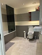 Delightfully Spacious Bright 2bedroom