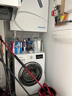 Delightfully Spacious Bright 2bedroom