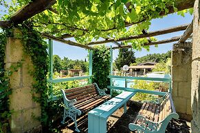 Residence con piscina a Guardistallo