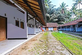 SPOT ON 92507 Sukandi Homestay