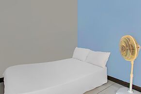 SPOT ON 92507 Sukandi Homestay Near The Semeton Homestay