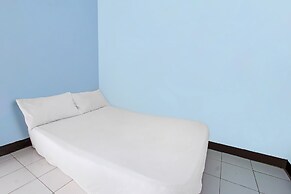 SPOT ON 92507 Sukandi Homestay Near The Semeton Homestay