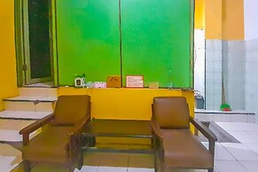 SPOT ON 92236 Kediri Family Homestay