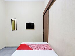 Super OYO 92511 Griya Dias  Syariah