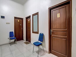 Super OYO 92511 Griya Dias  Syariah