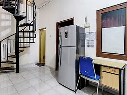 Super OYO 92511 Griya Dias  Syariah