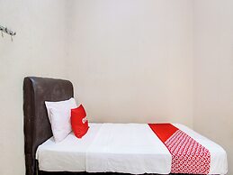 Super OYO 92511 Griya Dias  Syariah