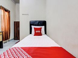 Super OYO 92511 Griya Dias  Syariah