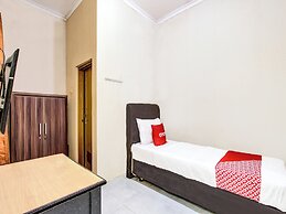 Super OYO 92511 Griya Dias  Syariah