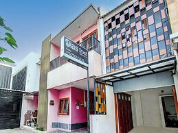 Super OYO 92511 Griya Dias  Syariah