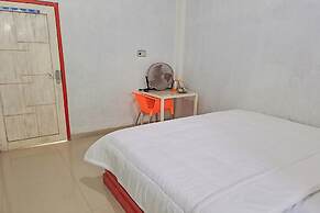 OYO 92520 Safira Guest House Danau Ranau