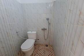 OYO 92520 Safira Guest House Danau Ranau