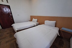 OYO 92520 Safira Guest House Danau Ranau