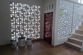 OYO 92520 Safira Guest House Danau Ranau