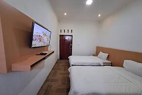 OYO 92520 Safira Guest House Danau Ranau